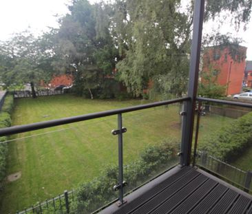 2 bedroom flat to rent - Photo 2