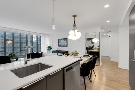 Luxury Rentals Downtown - Photo 2