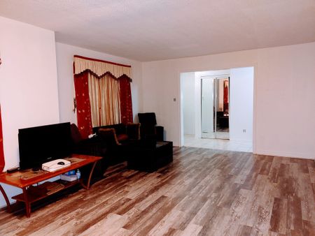 For Lease - 55 Velvet Grass Lane Unit# A, Brampton, Ontario - Photo 5