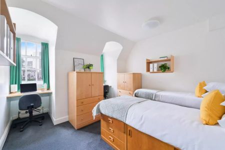 Silver Twin Room - Photo 2