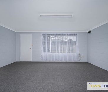 Two bedroom, bright unit must be inspected today! - Photo 4