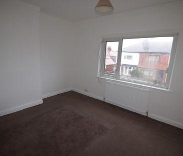 To Let 2 Bed Mid Terraced House - Photo 4