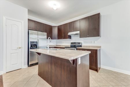 For Lease - 140 Durhamview Crescent, Whitchurch-Stouffville, Ontario - Photo 5