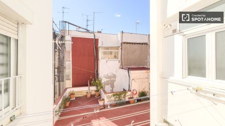 barcelona, Catalonia 08027 - Photo 2