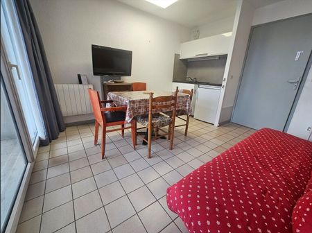 Appartement À Louer 2 Pièces , 28 M² - Photo 2