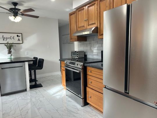 For Lease - 235 Louis Drive, Mississauga, Ontario - Photo 1