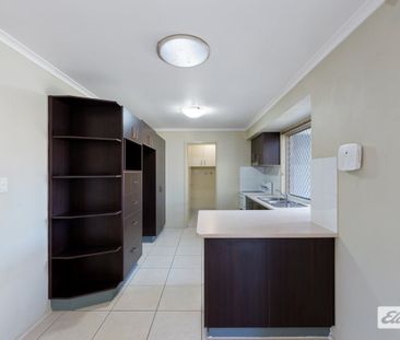 SPACIOUS FAMILY HOME WITH FIREPLACE, MULTIPURPOSE ROOM & OUTDOOR EN... - Photo 4