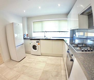 Winkley Court, South Harrow - Photo 2