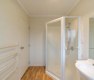 Three Bedroom Brick Home - Photo 3