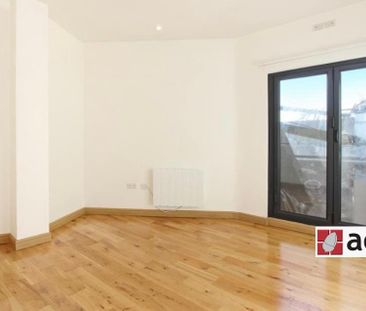 Flat to rent - Stanstead Road, London, SE23 - Photo 2