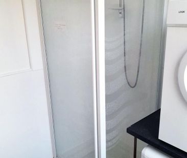1 bedroom in a house share to rent - Photo 6