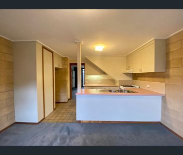 4/1 Sutherland Street, Geelong, Vic 3220 - Photo 3