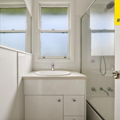 Perfectly Located Ainslie Home - Photo 1