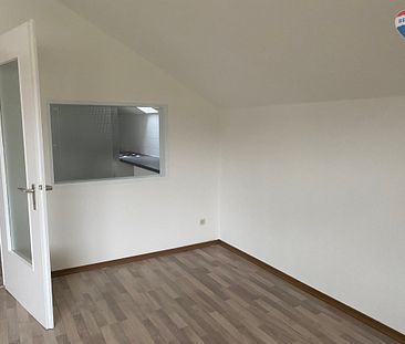 3-ZIMMER-DACHGESCHOSS-WOHNUNGEN IM 2-OBERGESCHOSS LINKS ZUR MIETE! - Photo 1