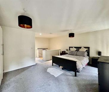 Bridge End, Rastrick, Brighouse, HD6 - Photo 4