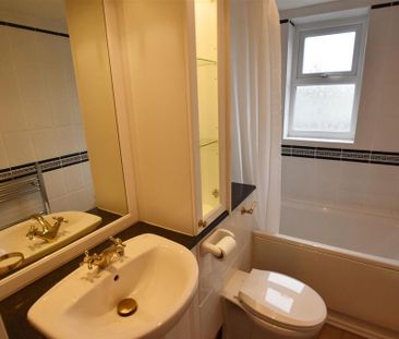 2 bedroom maisonette to rent - Photo 4