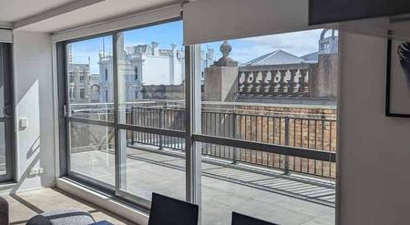 Large 2 bedroom apartment with massive balcony - Photo 2