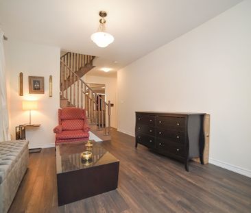 For Lease - 12 Viola Street, East Gwillimbury, Ontario - Photo 2