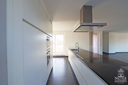 Instapklaar penthouse met drie slaapkamers en ruime terrassen - Photo 4