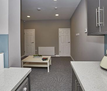 4 bedroom terraced house to rent - Photo 1