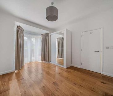 Edgware, Harrow, HA8 - Photo 3