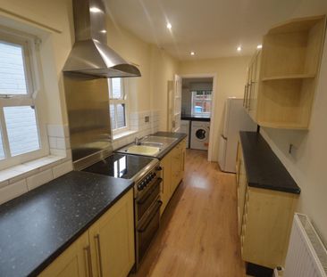 2 bedroom House To Let Total Size: 877 SQ FT - Photo 6