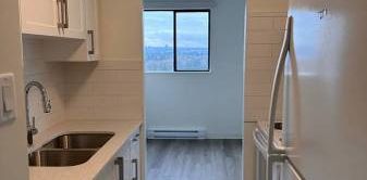 2-Bedroom Fully Renovated close to SkyTrain (Lougheed) - Photo 2