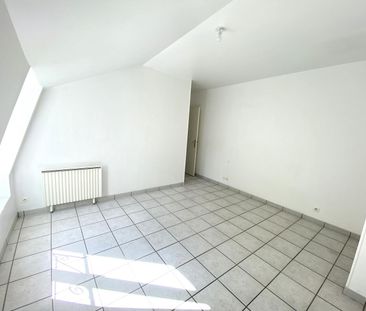 Location Appartement 3 pièces 77m² - Photo 3