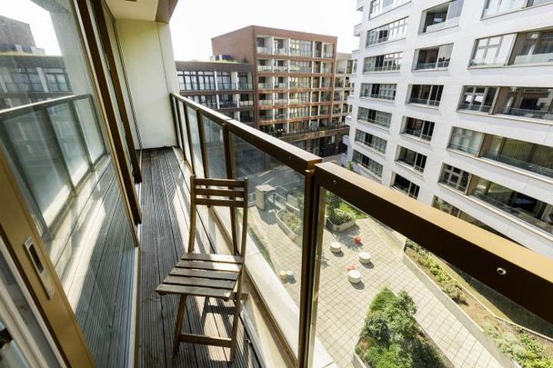 Stylish and modern 2 bedroom 2 bathroom apartment with south facing balconies - Photo 1