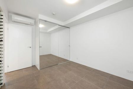 Elegant City Living in the Iconic Skyneedle Apartments - Photo 4