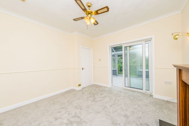 TOPCLIFFE LANE MORLEY LEEDS LS27 0HL - Photo 1