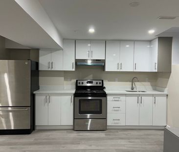 For Lease - 5699 Margarita Crescent Unit# Basement, Mississauga, Ontario - Photo 3