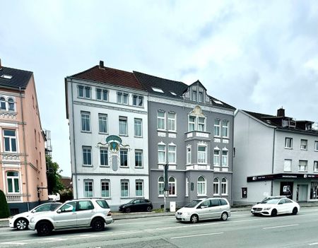 Zentrale 2-Raum-Altbauwohnung mit Einbauküche & Loggia - Foto 2