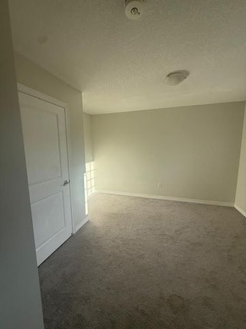 For Lease - 327 Remembrance Road, Brampton, Ontario - Photo 2