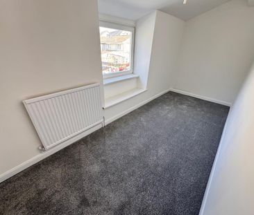 2 bedroom end of terrace house to rent - Photo 4
