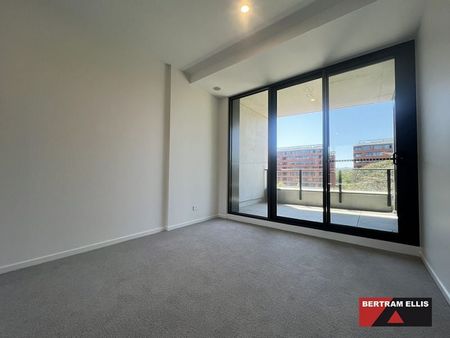 Fourth floor in the De Burgh! - Photo 3