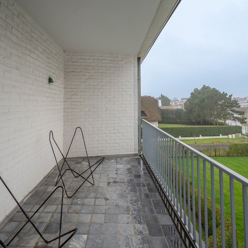 Ruim appartement in het Zoute, dichtbij de zeedijk. - Foto 1