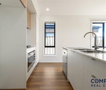 Style & Comfort - Brand New 5 Bedroom Home - Photo 6