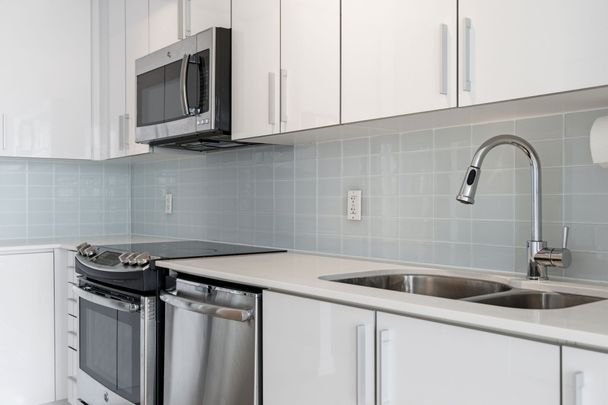 For Lease - 2212 Lake Shore Boulevard Unit# 3010, Toronto, Ontario - Photo 1