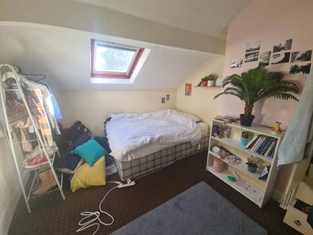 6 bedroom flat to rent - Photo 2