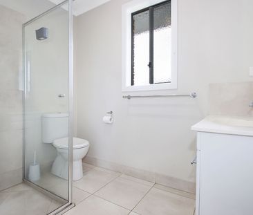 Where Comfort Meets Effortless Style - Photo 6