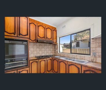 Spacious Three Bedroom Home with Alfresco - Photo 3