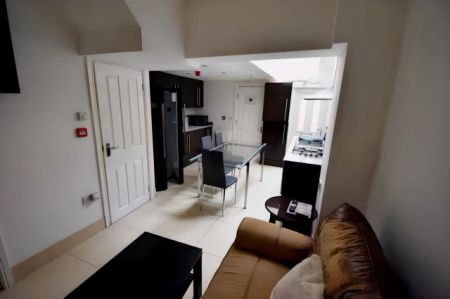 2 Bedrooms 2 bathrooms - Photo 2