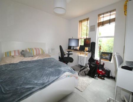 2 Bedroom Apartment To Let - Photo 4