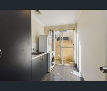 10 Barnfield Drive, Ellenbrook, WA 6069 - Photo 1