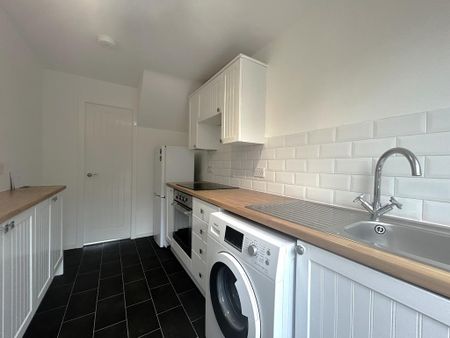 2 bedroom terraced house to rent - Photo 5