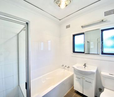 3 Bedroom Home in Quiet Street - Photo 5