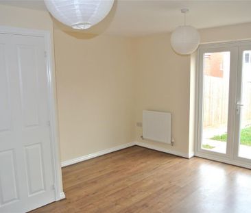 2 bedroom terraced house to rent - Photo 6