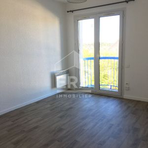 Studio proche IUT , balcon et stationnement - Photo 2