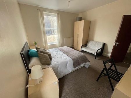 9 bedroom house to rent - Photo 2